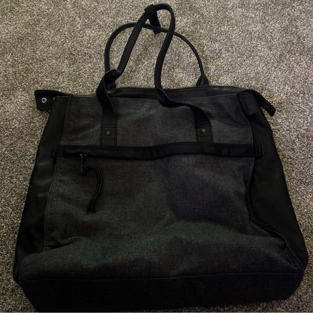 Lululemon Follow Your Bliss Tote Black Gray Gym Yoga Travel Laptop Carryall Bag - Picture 12 of 12